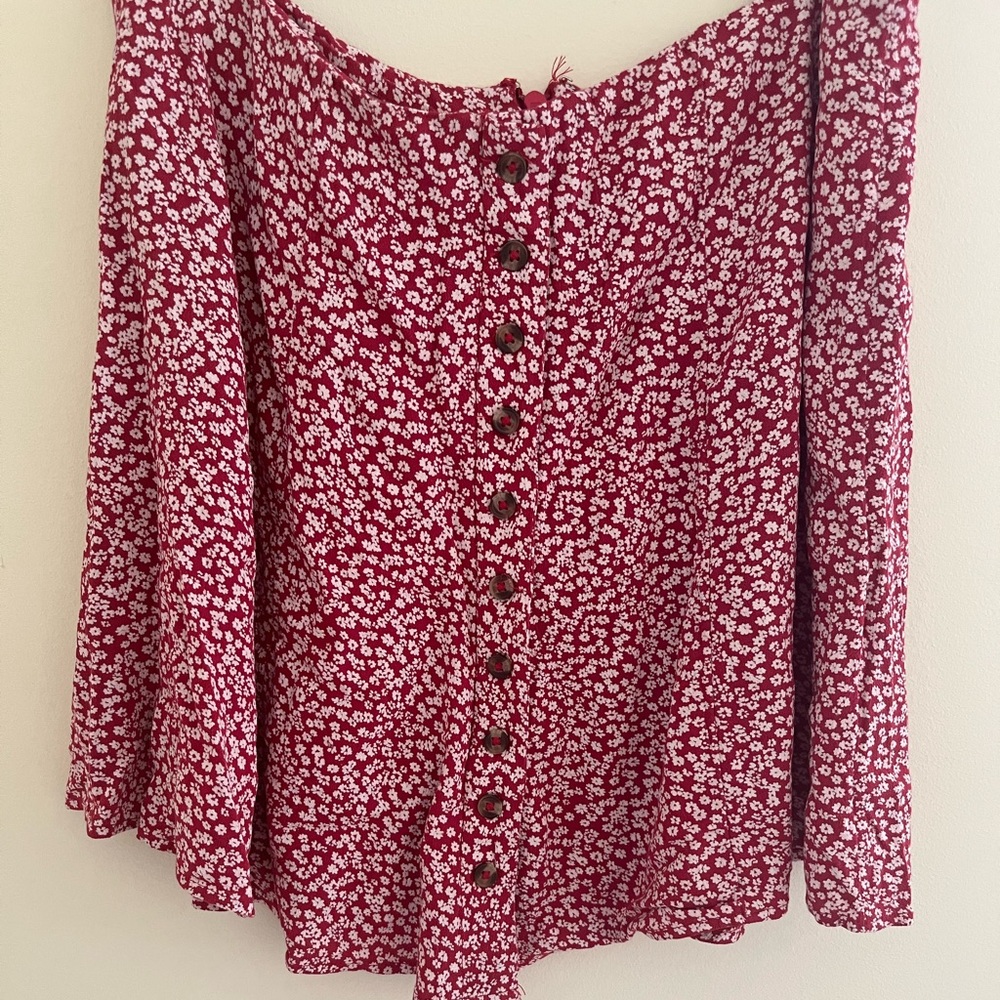 American Eagle Red and White Floral Skirt